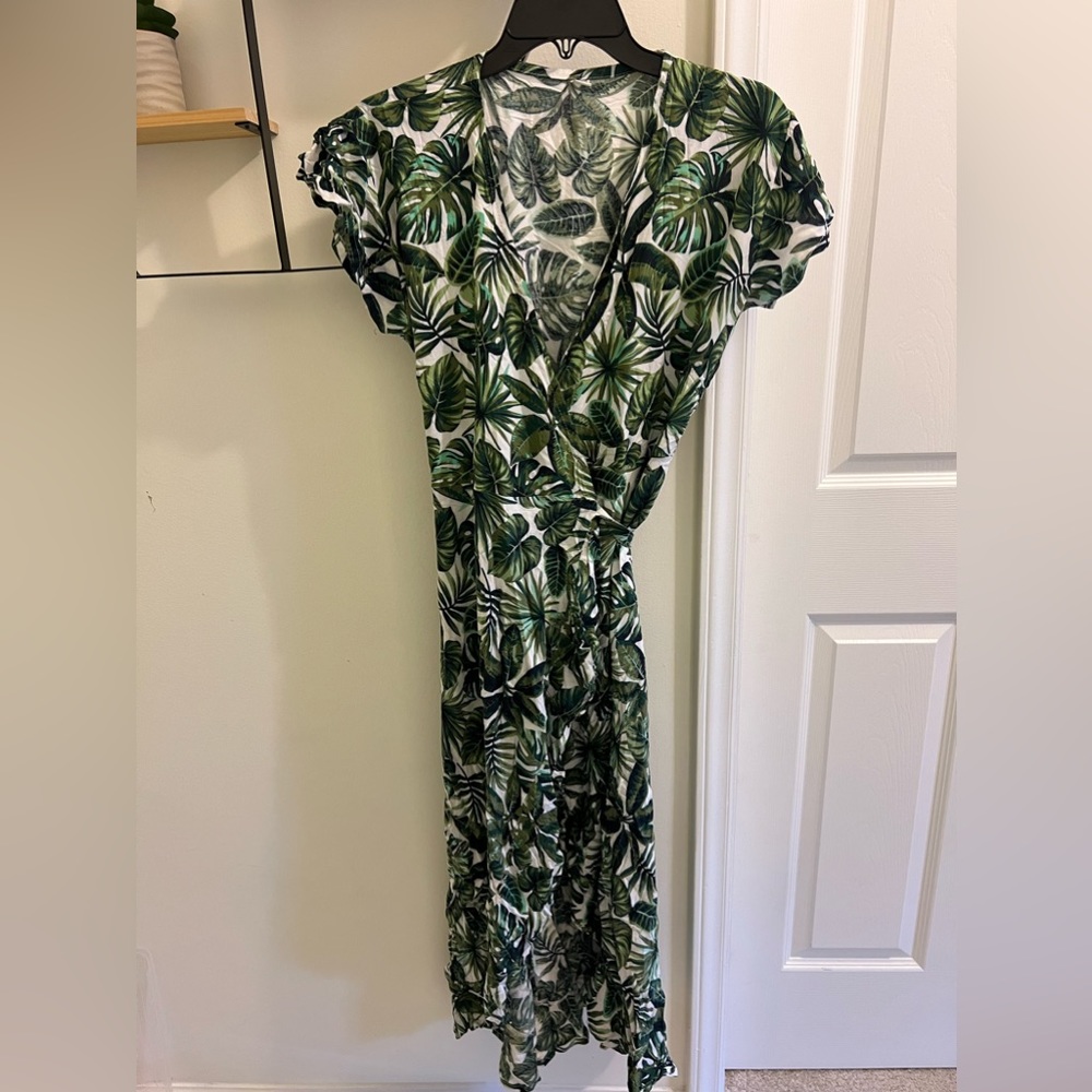 Leafy Print V-Neck high low Flutter Sleeve Ruffle Dress in Women's 14